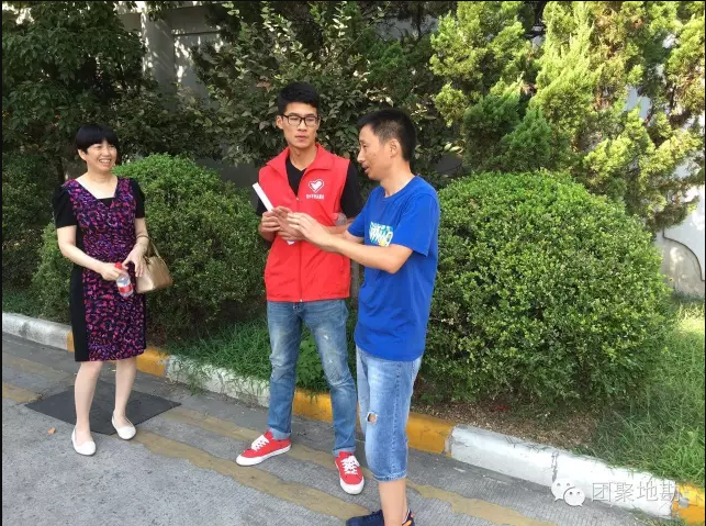 G20峰會,質(zhì)志愿者們?nèi)旌蝰v點(diǎn)值守,多個加油站點(diǎn)進(jìn)行值班巡邏和隱患排查