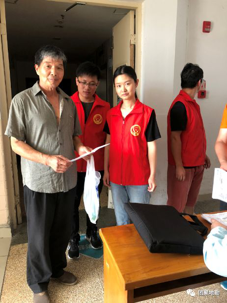 真情關(guān)愛老同志，健康體檢志愿行